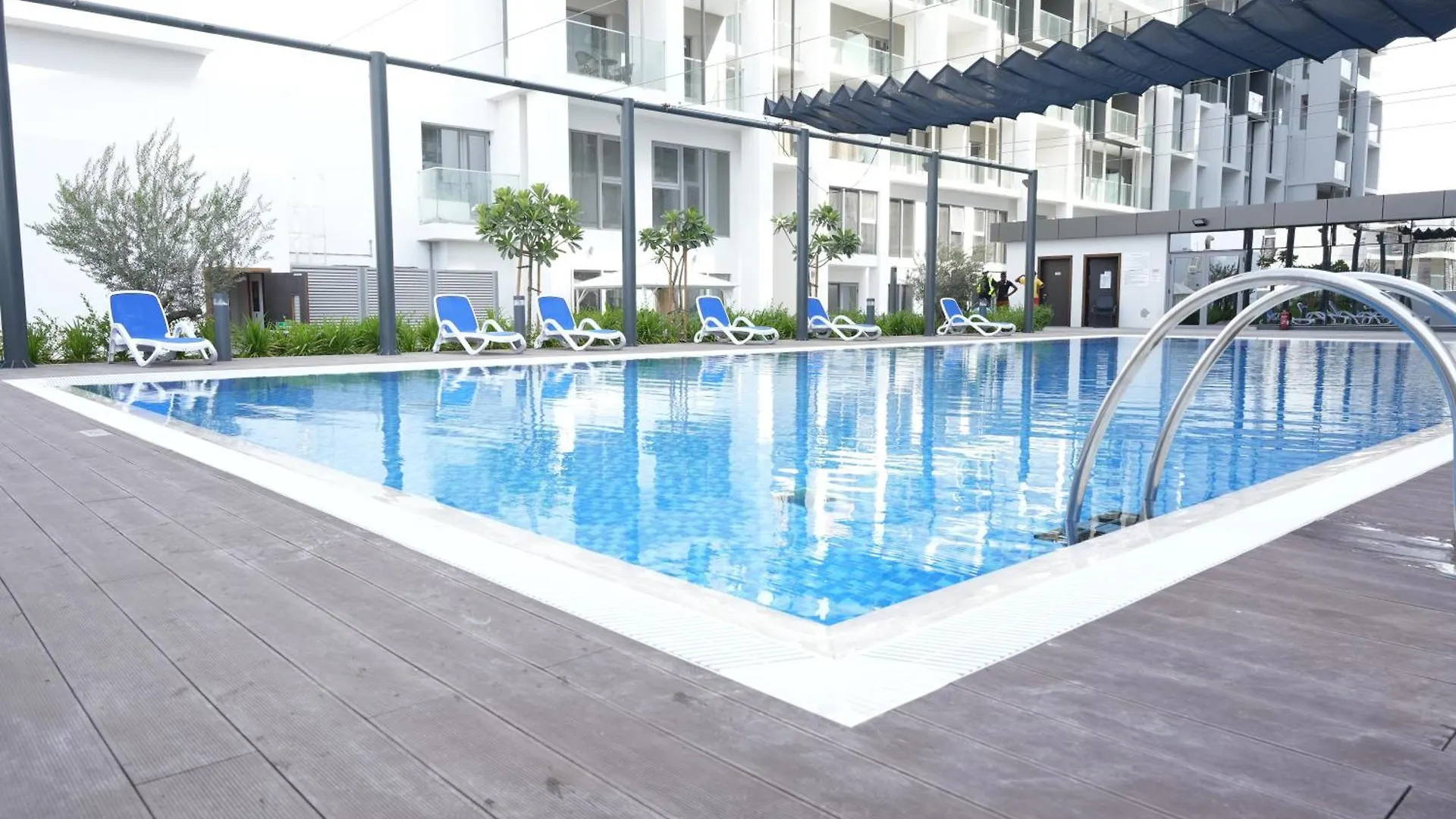 Poolside Charm Lägenhet Abu Dhabi