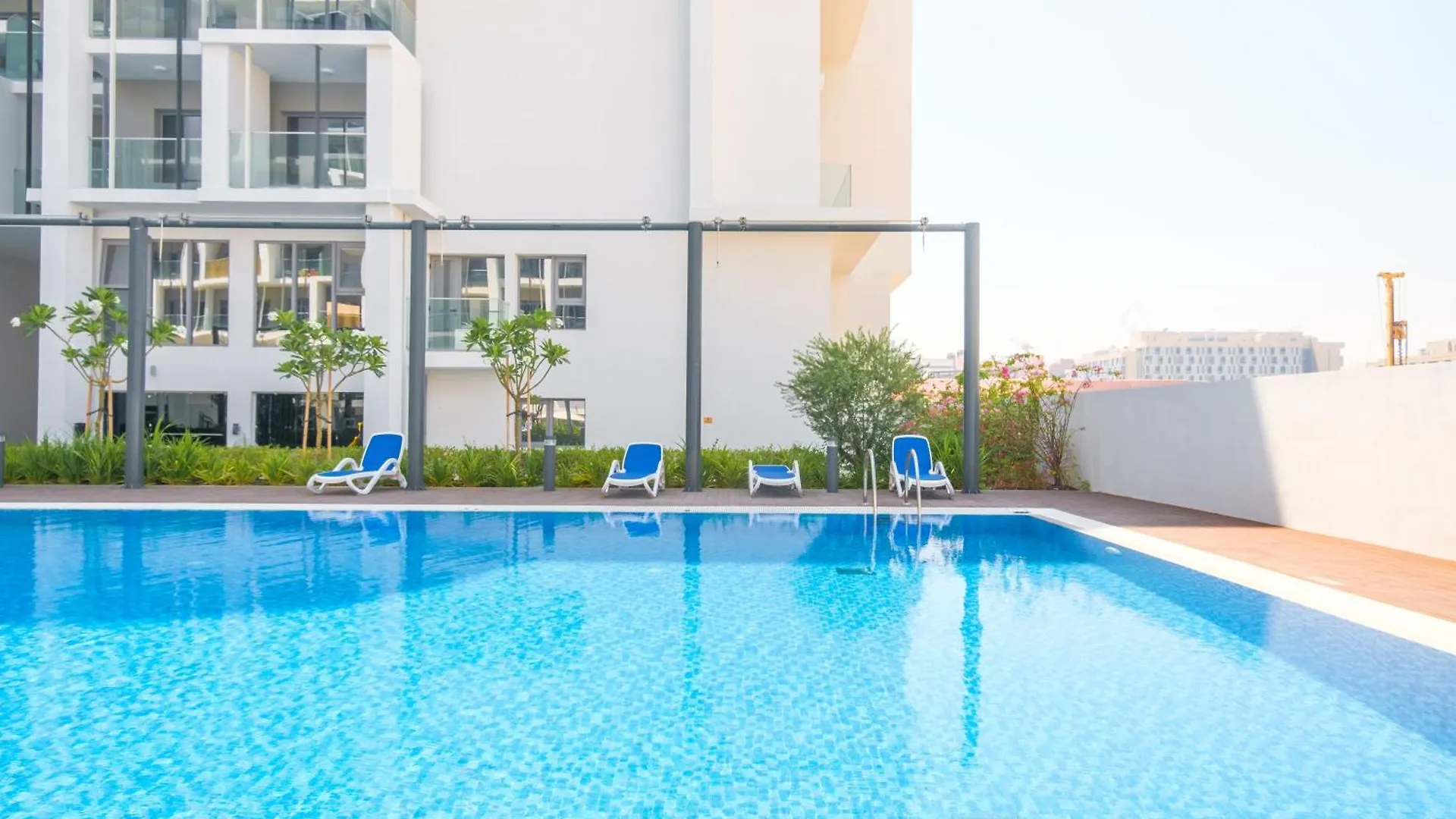 Poolside Charm Lägenhet Abu Dhabi